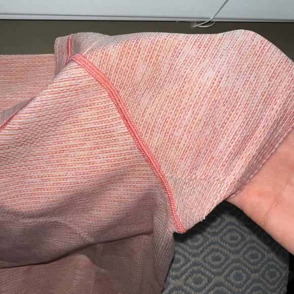 Lululelon Swiftly Tech Short Sleeve- Jewelled Magenta / Peach Fuzz (rare) - Picture 4 of 5